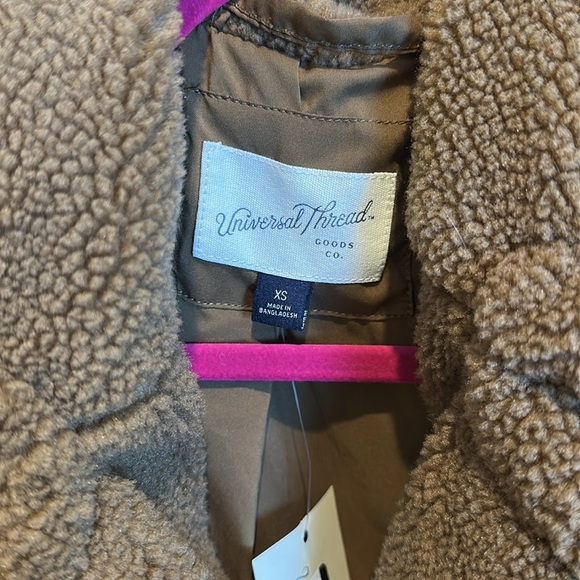 Universal Thread brown teddy coat size S NWT - Picture 2 of 3